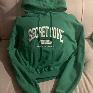 Pullover hoodie